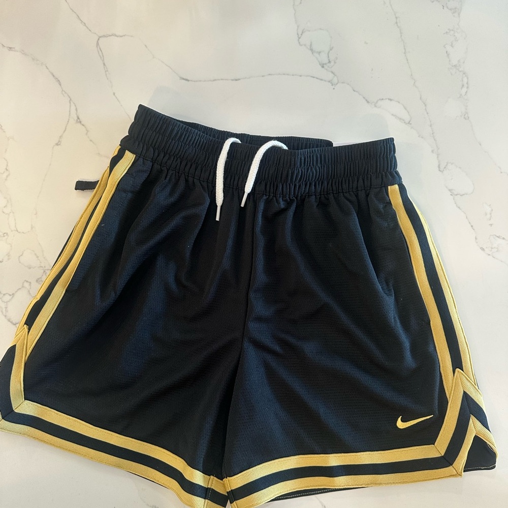 Nike Loose Fit Black Shorts